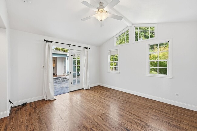 Building Photo - MISSION BAY 4-BED/3-BATH - 3 MIN WALK TO BAY