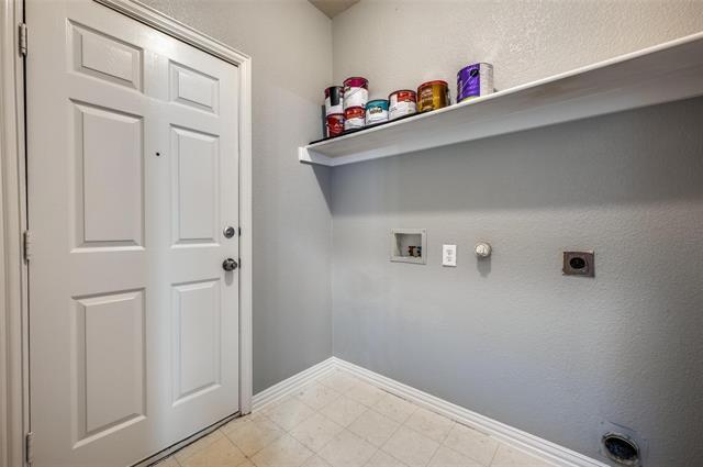 Building Photo - 9801 Cedarcrest Dr