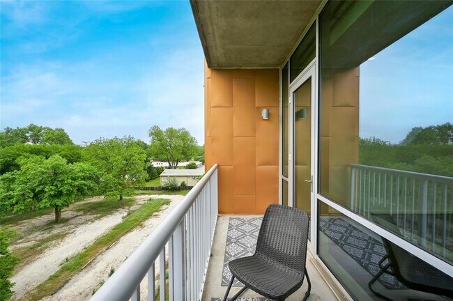 Building Photo - 1600 Barton Springs Rd