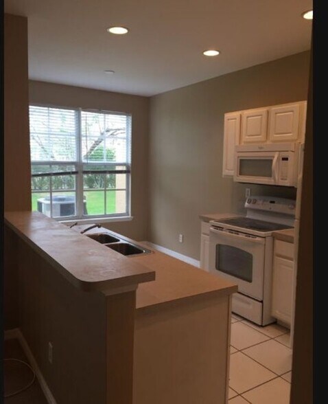 Building Photo - 4112 Cherrybrook Loop