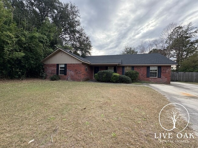 Building Photo - RATE DROP ALERT (was $1900/month) and MOVE-IN SPECIAL: $500.00 OFF 1st MONTH'S RENT!**