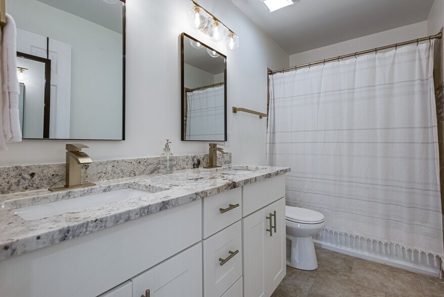 Building Photo - 2501B Whites Creek Pike