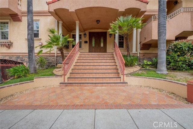 Building Photo - 465 E San Jose Ave