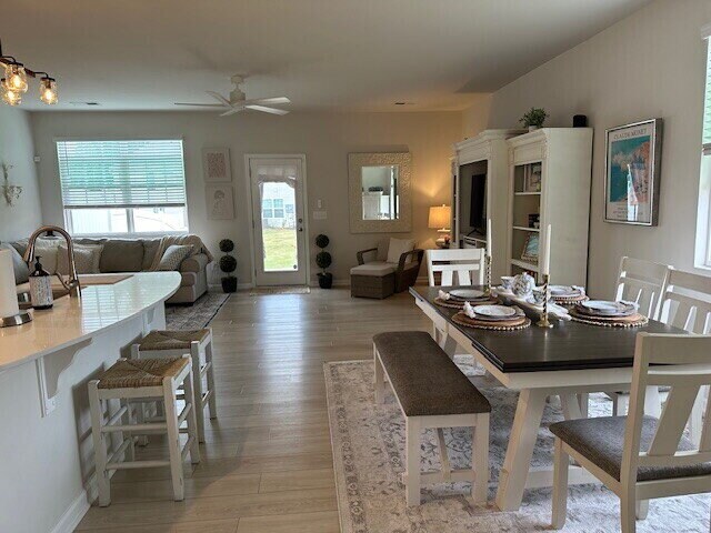 Building Photo - Beautiful 3 bedroom townhome with backyard space in Pendleton