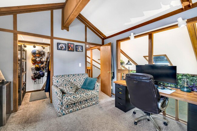 Building Photo - 4400 Valley Rd