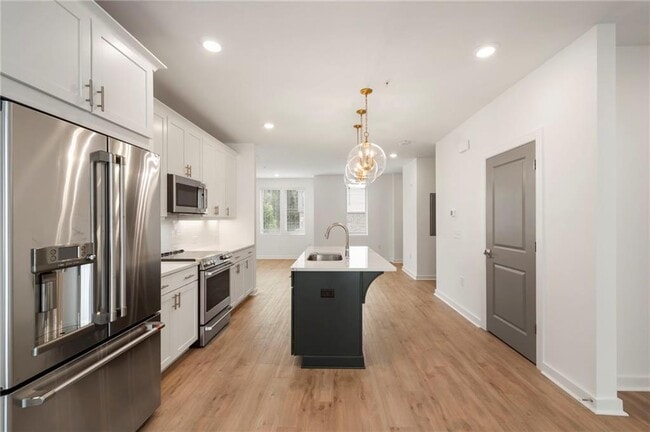 Building Photo - 388 Pratt Dr SE