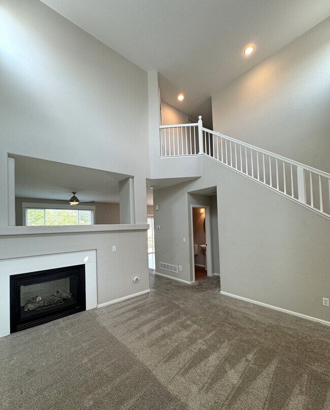 Building Photo - 2390 Broadleaf Loop