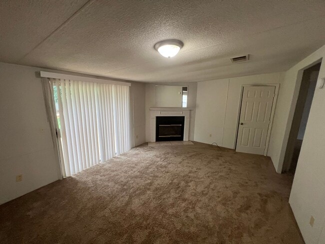 Building Photo - 152 Danibell Lane  - Acreage in Havana!