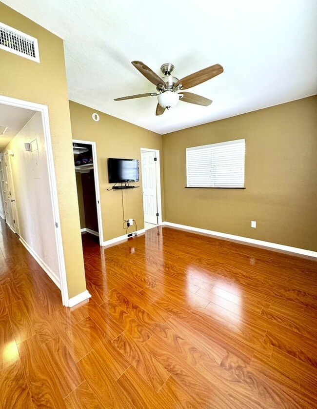 Building Photo - 1515 Sawyerwood Ave