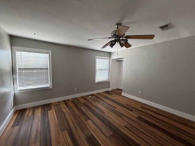 Building Photo - 3417 27th St