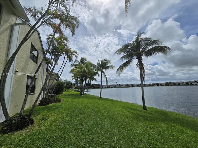 Building Photo - 1400 Jefferson Dr