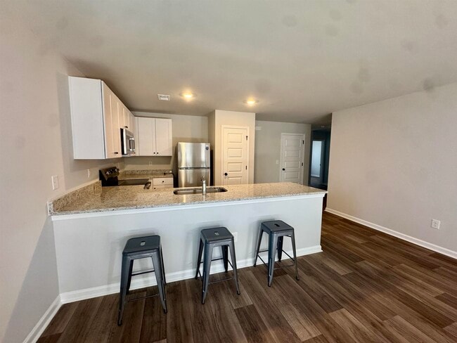 Building Photo - 1735 King Oaks Lp