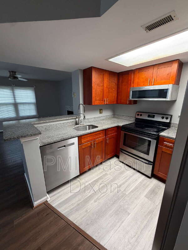 Building Photo - 14030 Vista Dr