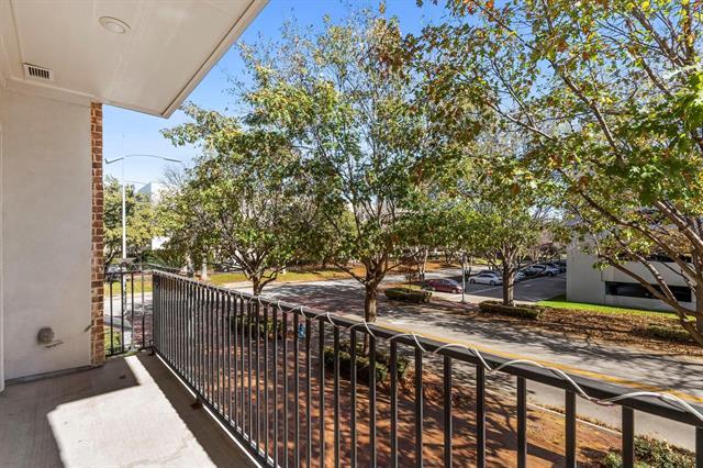 Building Photo - 15875 Spectrum Dr