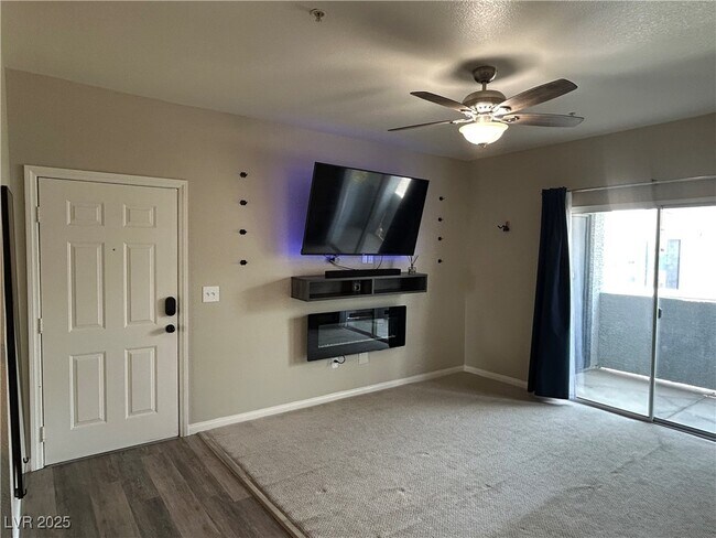 Building Photo - 6955 N Durango Dr