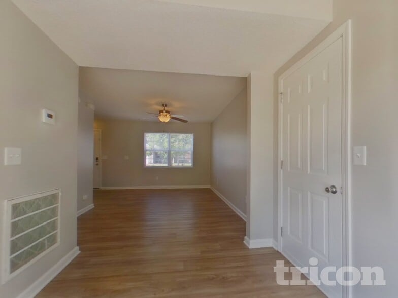 Building Photo - 521 Halleck Ln