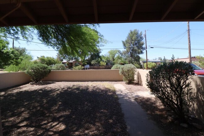 Building Photo - 3 Bedroom 2 Bathroom