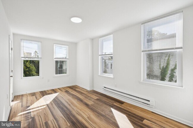 Building Photo - 4447 N 19th St