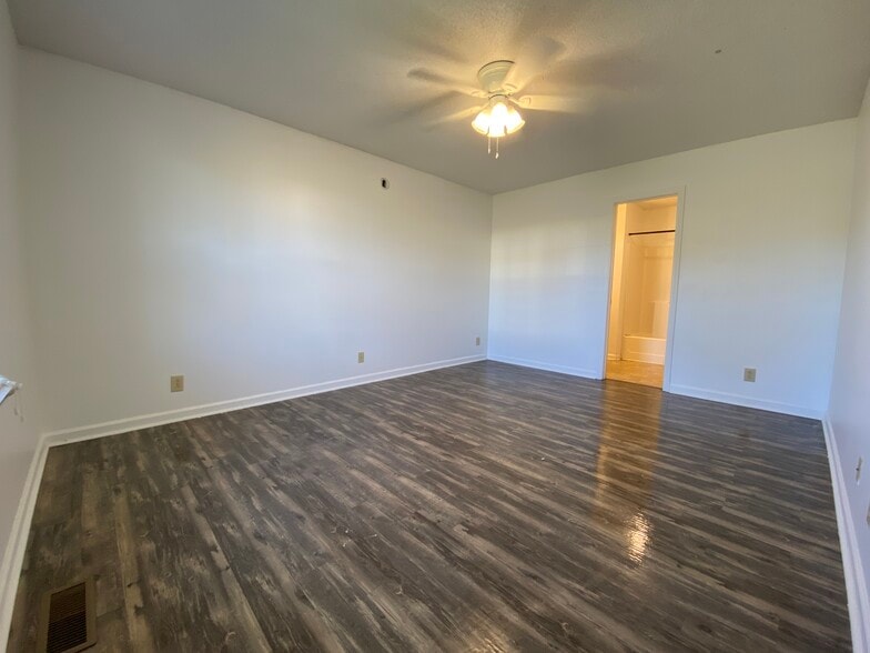 master bedroom - 106 Grant Ave