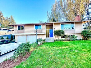 Building Photo - Gorgeous 4-Bd House | Huge Deck, Huge Fenced Yard, & Bonus Room!