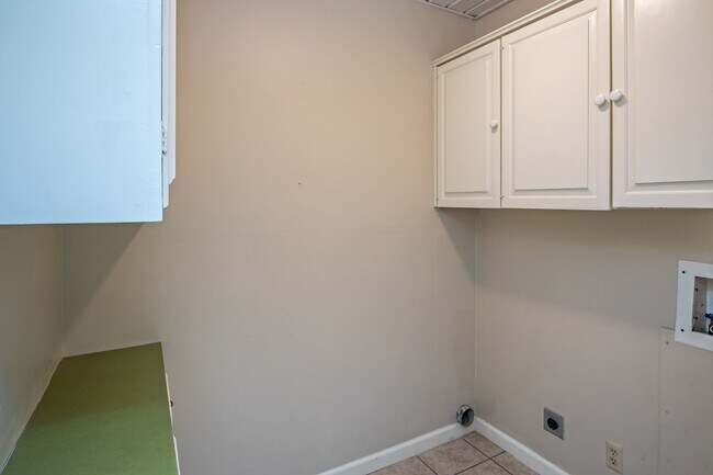 Building Photo - Colony Park Dr 3712/3714