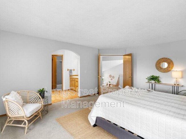 Building Photo - 15926 SW Hampshire Terrace