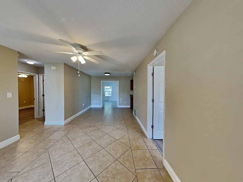 Building Photo - 1117 Princewood Dr