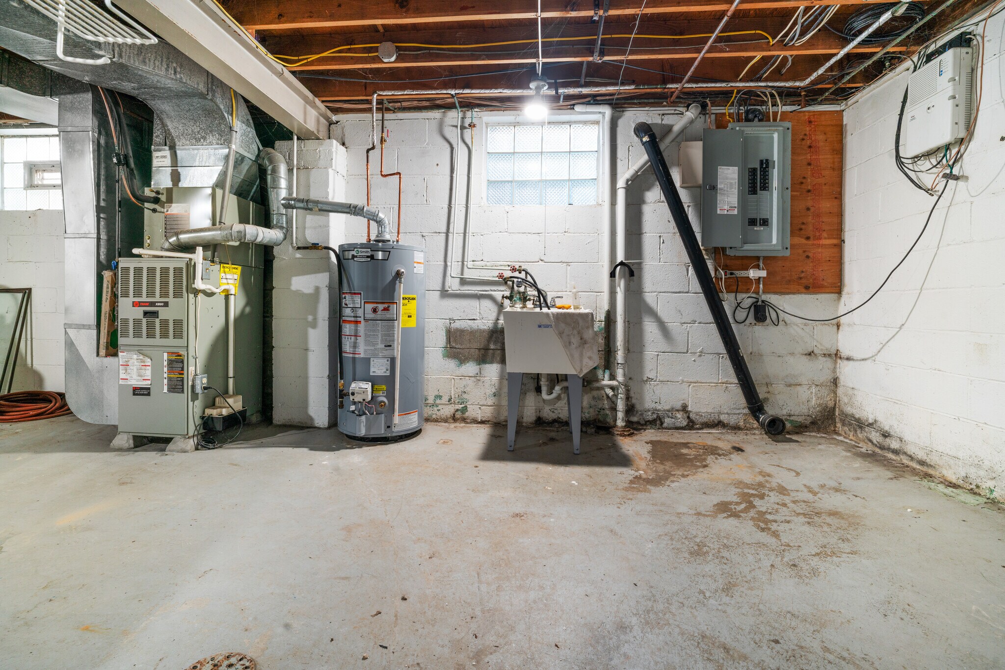 Building Photo - 235 McKinley St