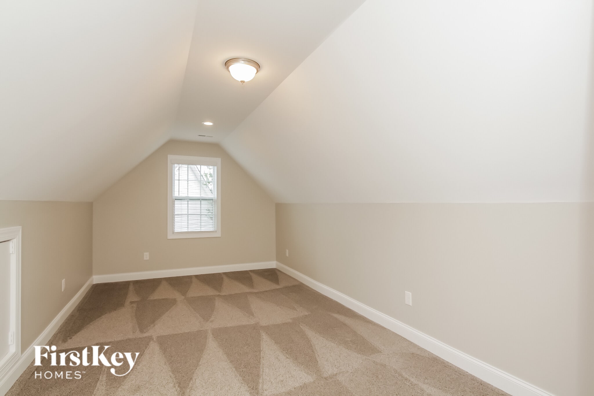 Building Photo - 7879 Smith Pond Dr