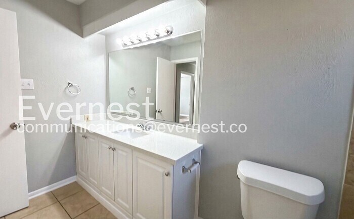 Building Photo - 6654 Laughlin Dr