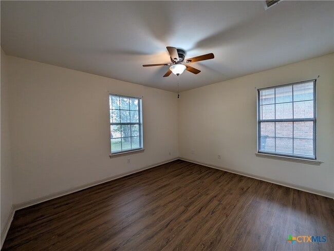Building Photo - 1134 Misty Acres Dr