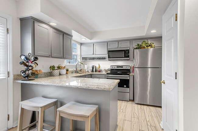 Building Photo - Beautiful 3-Bedroom Home in the Heart of Charleston!