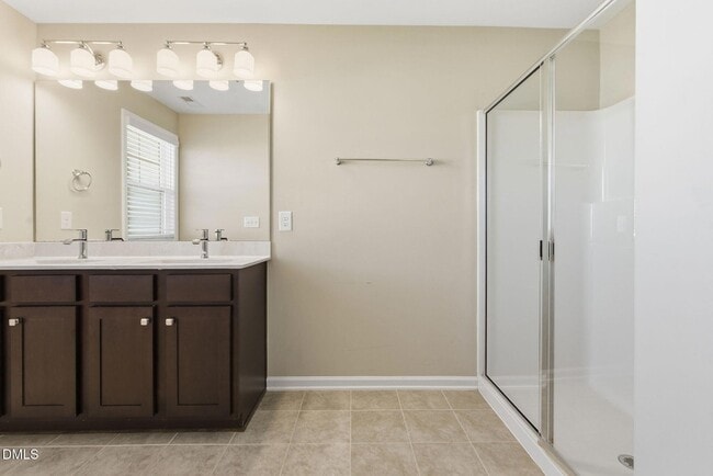 Building Photo - 759 Putney Hl Rd