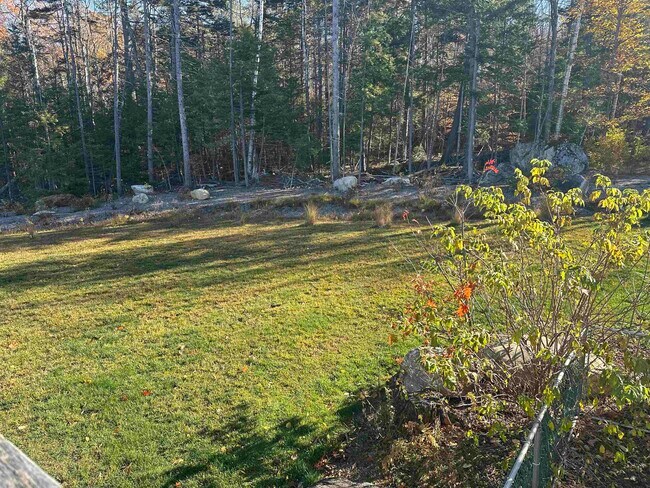 Building Photo - 253 Linderhof Strasse