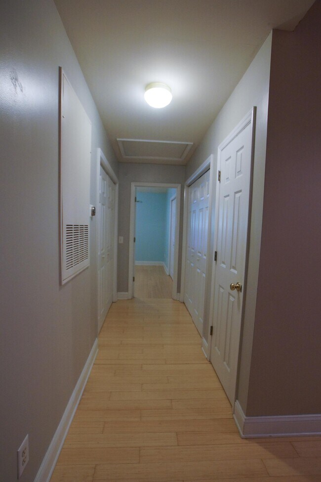 Building Photo - 2900 Trailwood Pines Ln