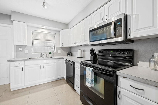 Building Photo - 1601 NE 63rd St