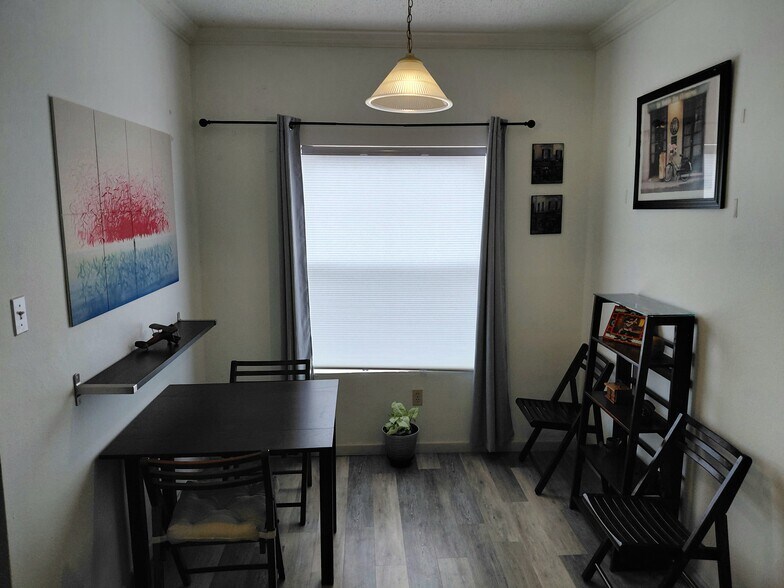 Building Photo - 12166 Metric Blvd