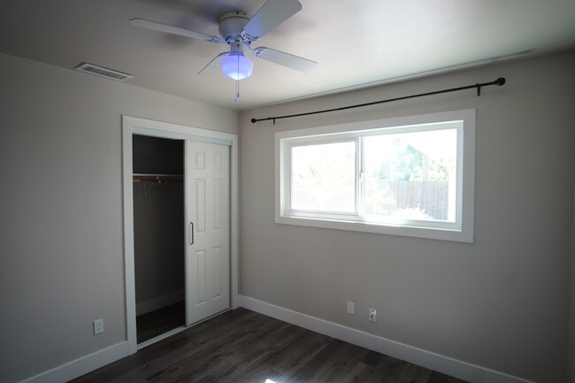 Building Photo - 1650 Archer Dr