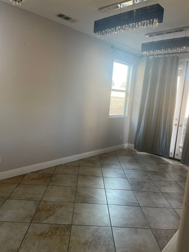 Building Photo - Pool/Spa Home