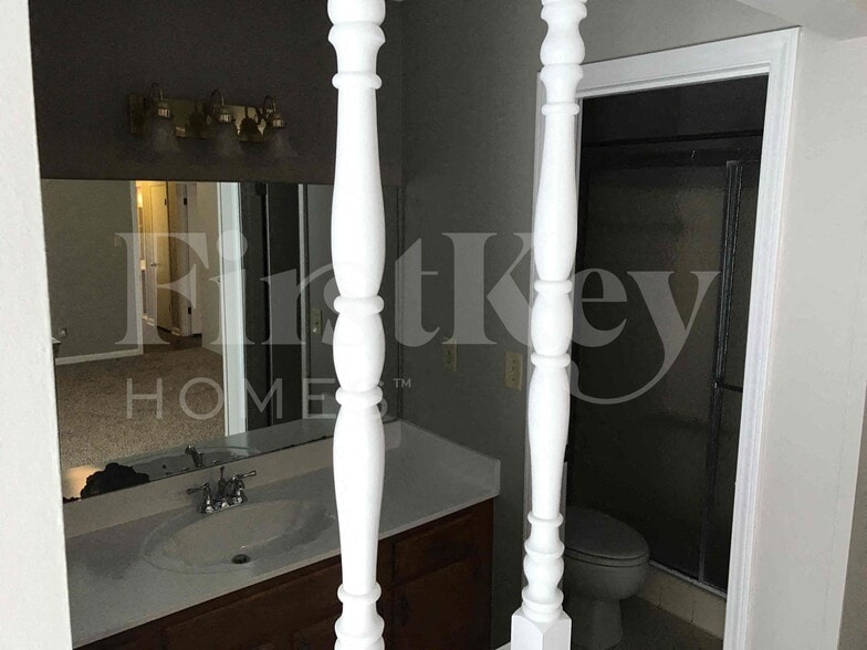 Building Photo - 5015 Hickory Bark Dr