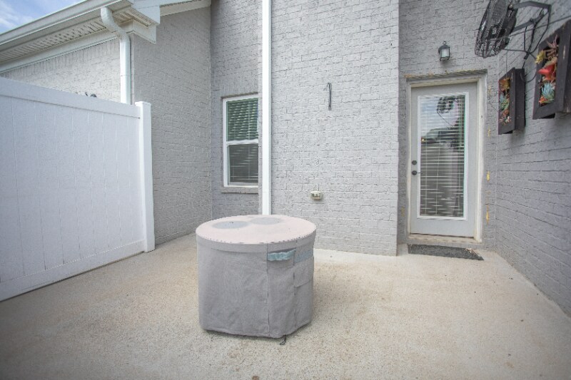 Building Photo - 3436 Pershing Dr