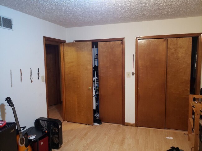 Building Photo - 1611 S Troy Ct