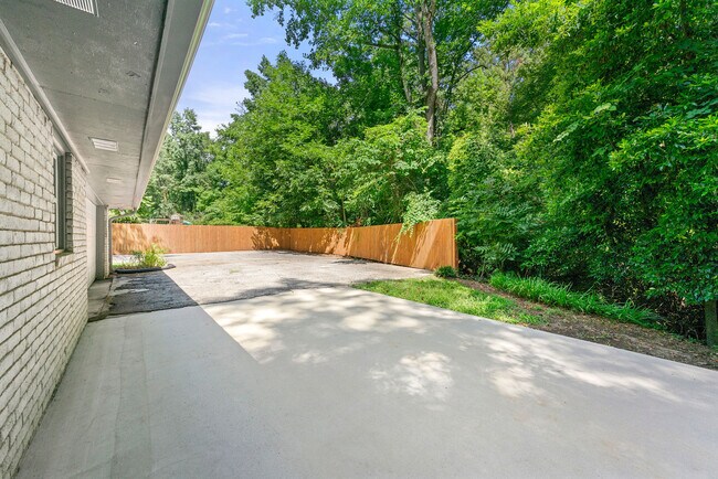 Building Photo - 1300 Milstead Ave NE