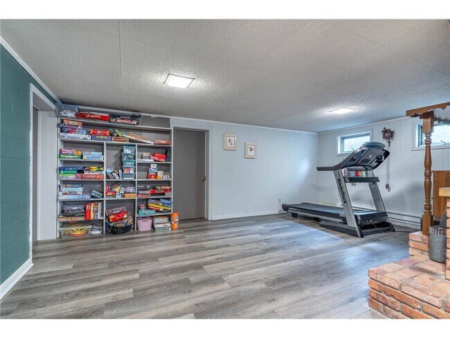 Building Photo - 1409 Hoot Lake Dr