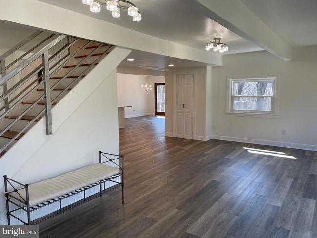 Building Photo - 12399 Shue Ct