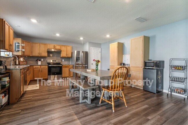Building Photo - 2522 Lantana Ln