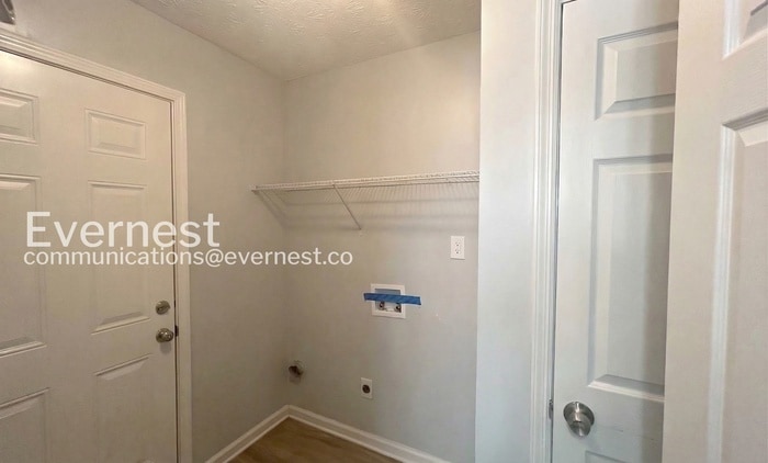 Building Photo - 1085 Samuel Dr