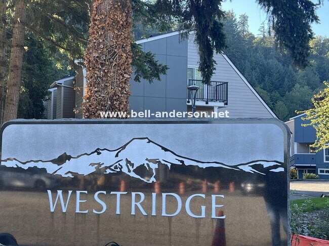 Building Photo - 2 Bedroom, 2 bath condo