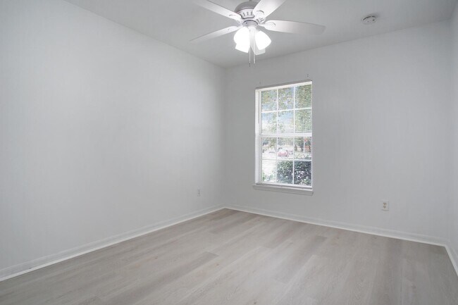 Building Photo - 103 Ridgebrook Ct