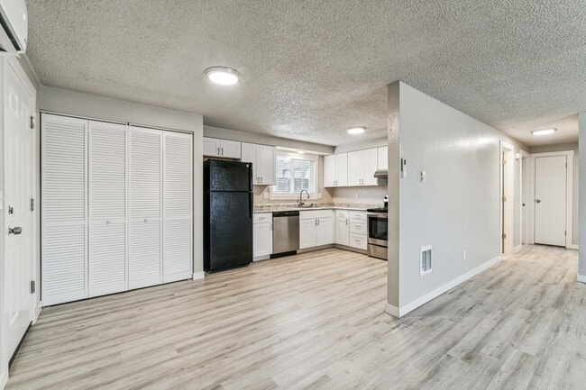 Building Photo - 2107 Airport Ave